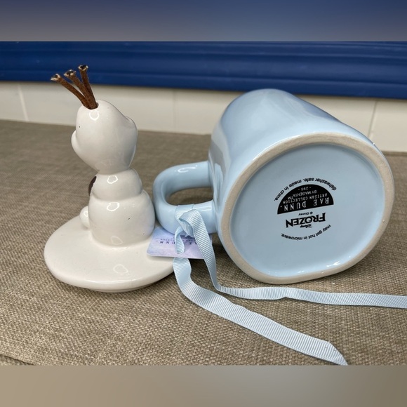 New! RAE DUNN Blue OLAF Snowman Frozen WORTH MELTING FOR Topper Ceramic MUG - Picture 2 of 3